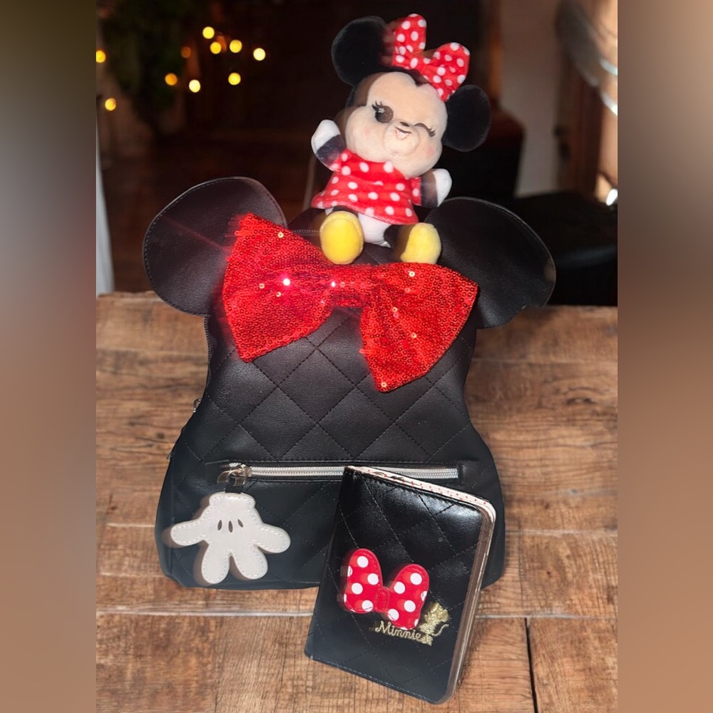 Disney Minnie Mouse Women’s Quilted Mini Backpack Black & RedW/ Matching Wallet - Picture 12 of 12